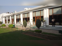 जिमखाना क्लब किसने बनवाया था? जानिए किसके नाम पर है दिल्ली के बीचोंबीच फैली 27 एकड़ जमीन