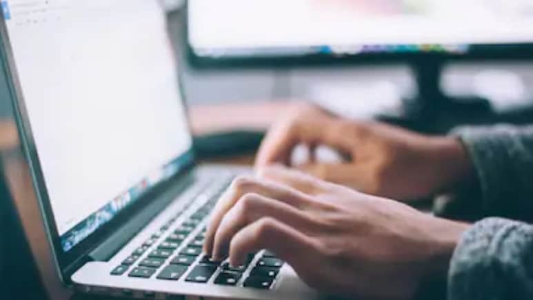 क्या आपको भी आया है High Salary Job का ऑफर? स्कैम का न हो जाना शिकार, सेफ रहने के लिए इन बातों का रखें ध्यान