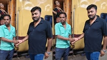 ट्रेन के टॉयलेट में गिरी सोने की अंगूठी, रेलवे कर्मचारियों ने गंदी नाली से निकालकर दी वापस