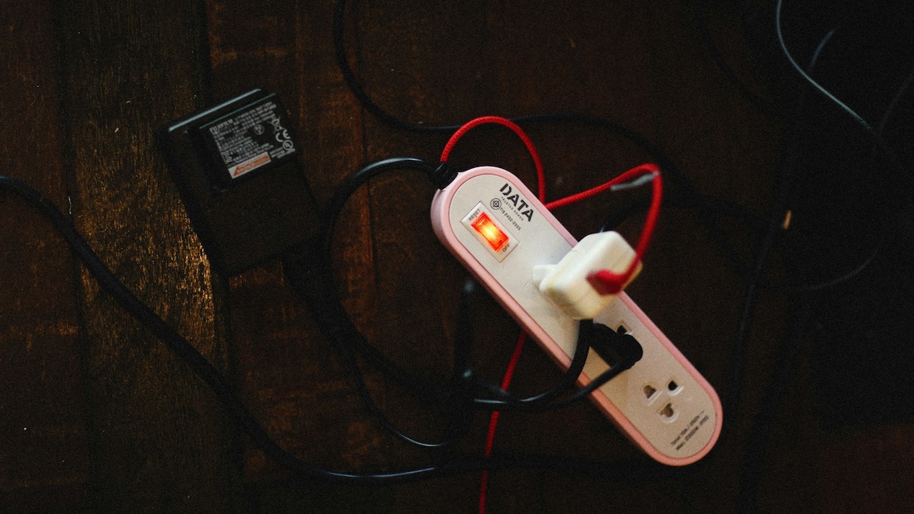 Best 7 Surge Protectors That Safeguard Expensive Electronics
