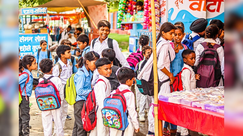 भीषण गर्मी के तांडव से दिल्ली-UP समेत इन राज्यों में स्कूल की छुट्टियों का हुआ ऐलान, देखें पूरी लिस्ट