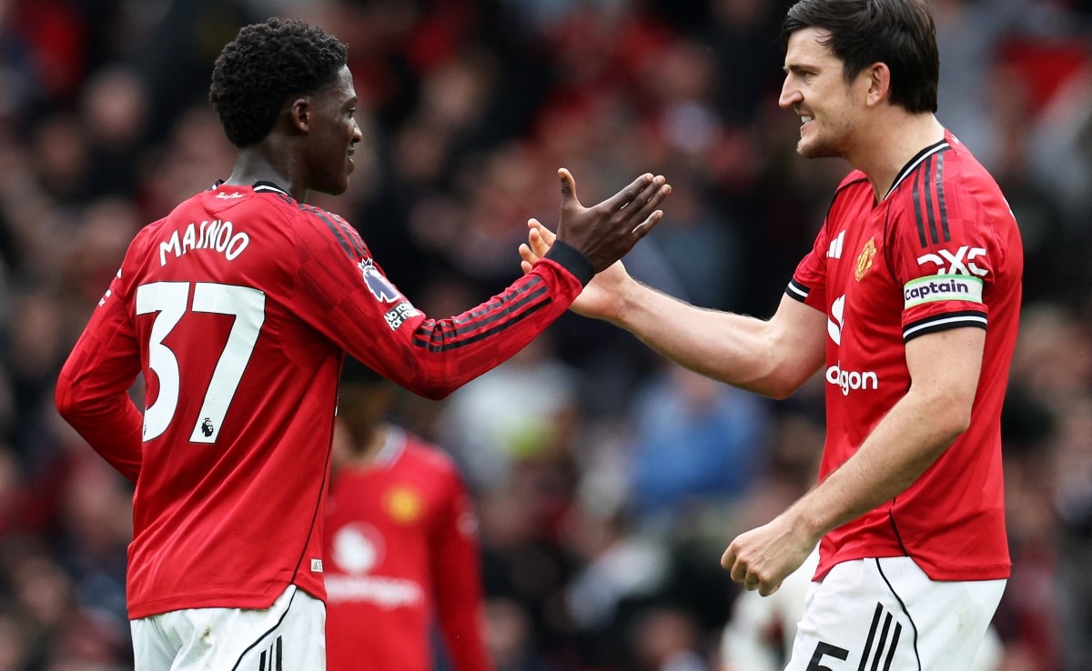 Manchester United Beat Liverpool, Tottenham Hotspur Climb Out Of Relegation Zone