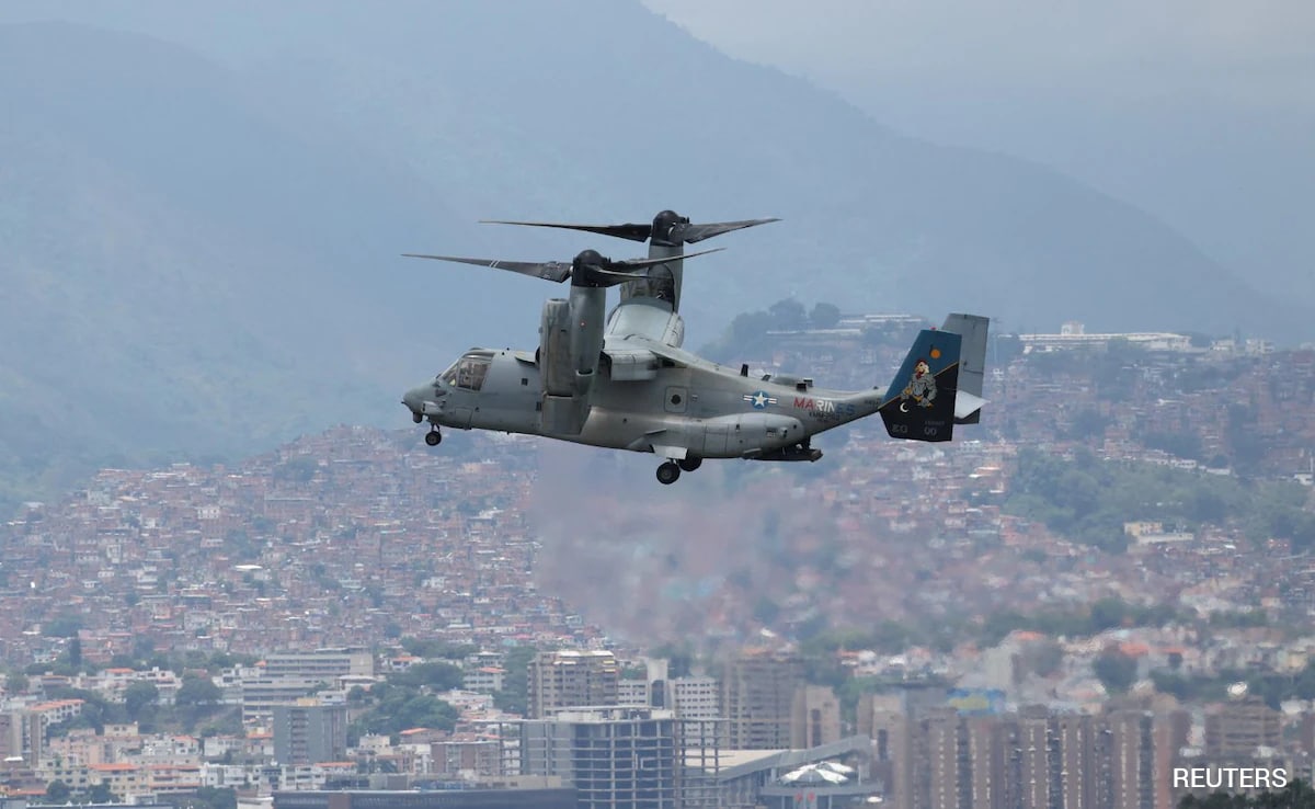 US Conducts Military Drill Over Venezuelan Capital Caracas