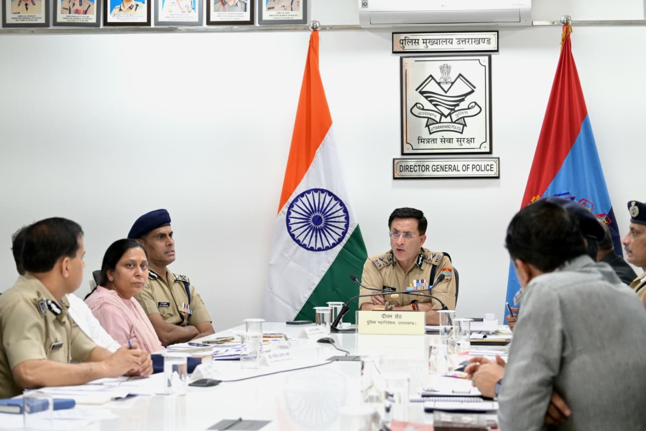 उत्तराखंड पुलिस का 'ऑपरेशन प्रहार': एक महीने में 1400 अपराधी गिरफ्तार, 15 हजार चालानों से मचा हड़कंप