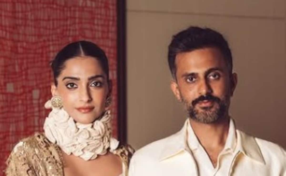 सोनम कपूर ने घर के नौकरों के लिए लंदन के पॉश इलाके में खरीदे 5 फ्लैट! नाराज पड़ोसियों को दी जा रही धमकियां?