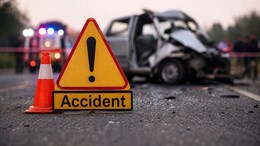 Road Accident: बारात में शामिल होने जा रहे दोस्तों की कार पेड़ से टकराई, तीन की मौके पर मौत; 2 गंभीर घायल&nbsp;