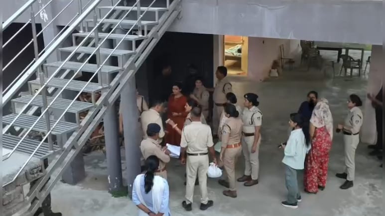 ग्वालियर: भीम आर्मी नेता के होटल में देह व्यापार और जुआ, पुलिस ने मारा छापा; आपत्तिजनक हाल में मिले युवक-युवती
