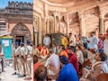 Bhojshala: हाईकोर्ट के फैसले के बाद ASI का नया आदेश, सूर्यास्त के साथ बंद हुए दरवाजे; जानें कब होगा प्रवेश?