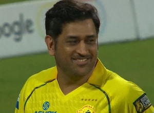 CSK vs SRH LIVE Score, IPL 2026: MS Dhoni Joins CSK On The Ground; Heinrich Klaasen Makes Chennai Pay For Huge Blunder