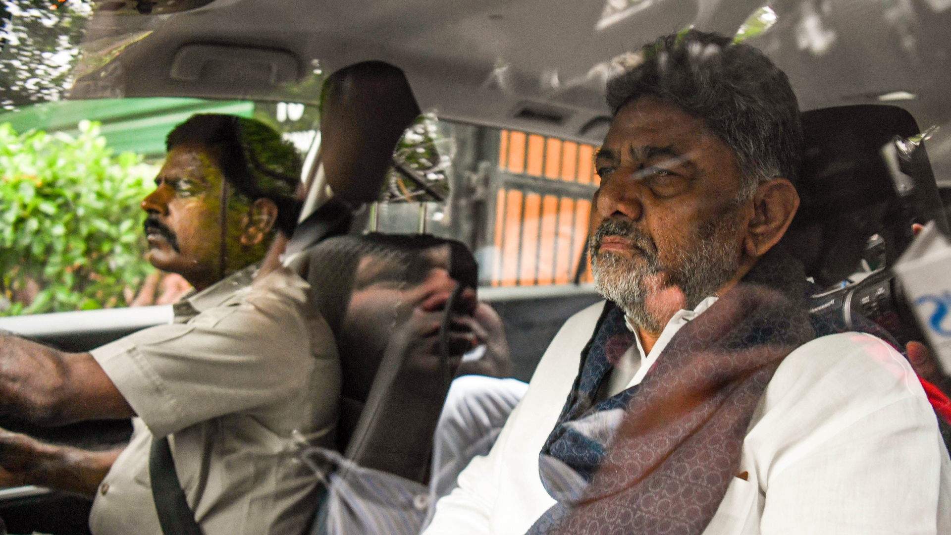 DK Shivakumar Returns to Bengaluru Ahead of Crucial CLP Meet