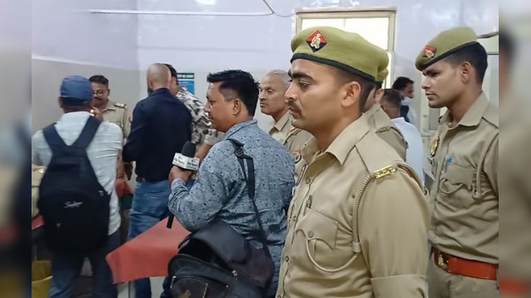 यूपी: पुलिस एनकाउंटर में एक लाख का इनामी बदमाश ढेर, फायरिंग में दो पुलिसकर्मी भी घायल