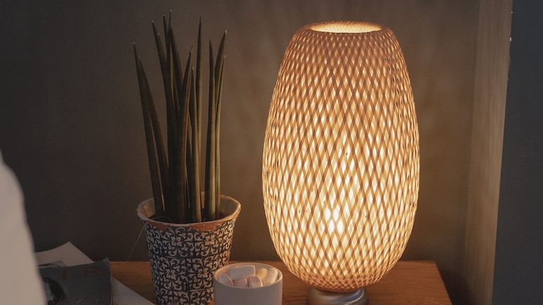 घर के हर कोने को दें सुकून भरा और स्टाइलिश टच, ये 5 मॉडर्न Night Lamps बना देंगे आपका स्पेस और भी खूबसूरत
