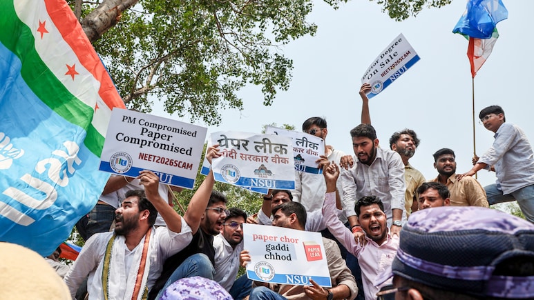 NEET पेपर 10-30 लाख में बिका, 800 छात्रों तक पहुंचा... 23 लाख स्टूडेंट्स के सपनों से खिलवाड़ करने वाला महाघोटाला उजागर