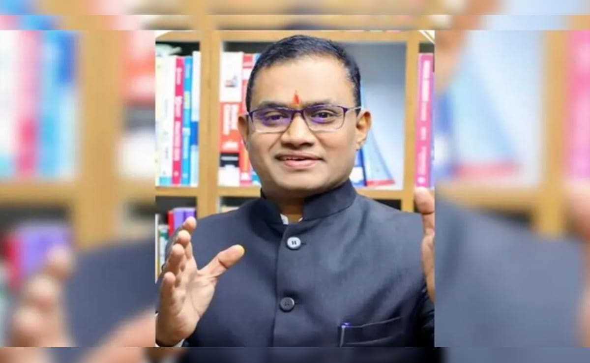 NEET Paper Leak: साइकिल से ट्यूशन, फिर खड़ा कर दिया कोचिंग साम्राज्य...कौन है शिवराज मोटेगांवकर, जिसे CBI ने किया गिरफ्तार