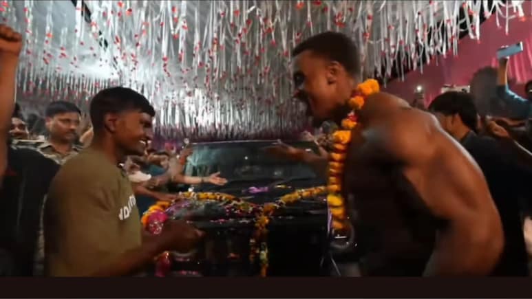 US Fitness Influencer Ashton Hall Gifts Mahindra Thar Roxx To Indian Fan