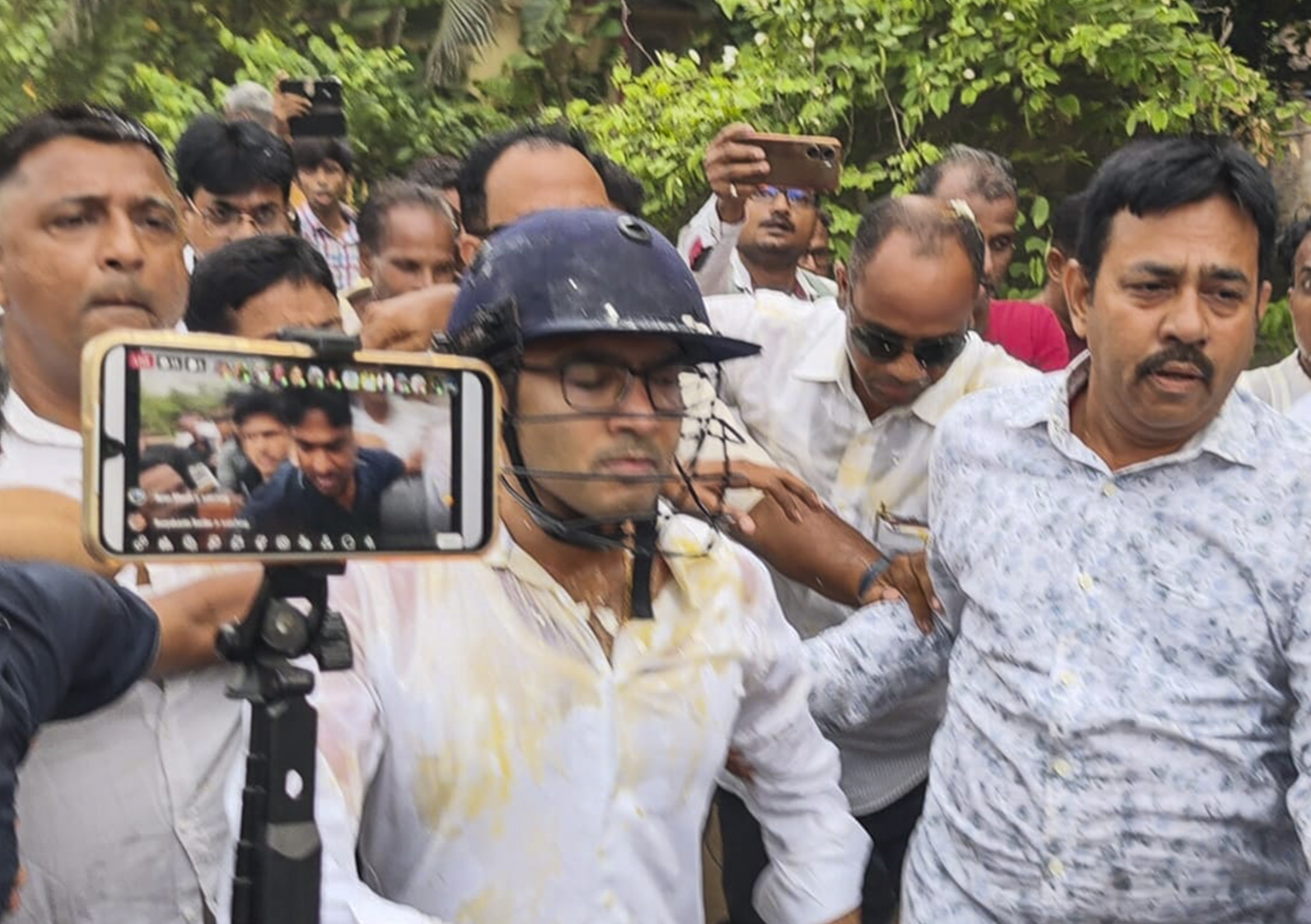 'मुझे मारना चाहते थे, BJP प्रायोजित है पूरी साजिश', हमले के बाद बोले अभिषेक बनर्जी
