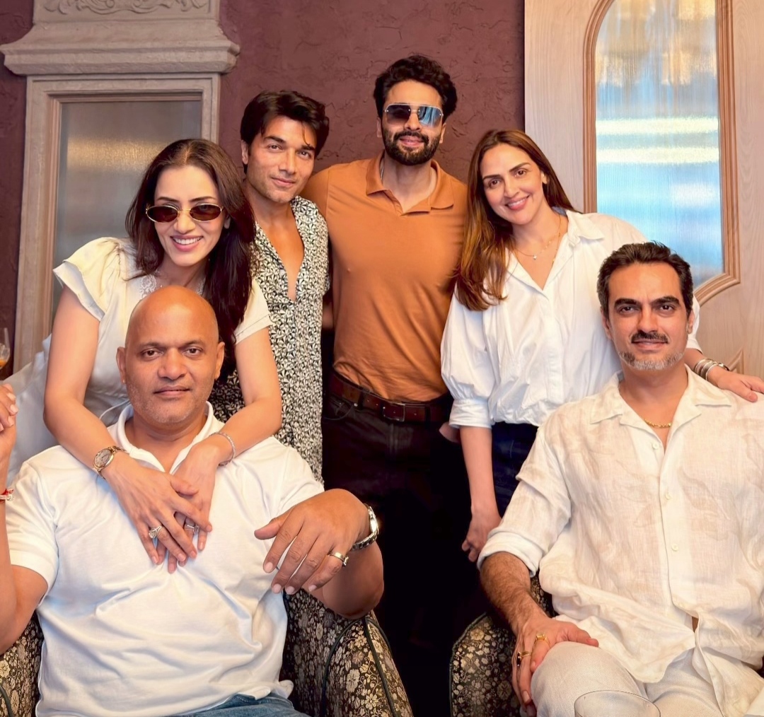 Esha Deol Reunites With Ex-Husband Bharat Takhtani Over Sunday Lunch And 'Top-Tier Gossip'