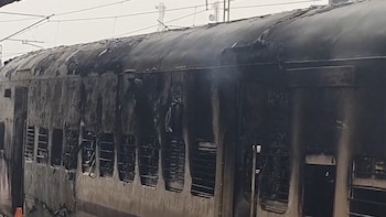Bihar: Fire Breaks Out On Sasaram Patna Passenger Train Due To Suspected Short Circuit | Watch