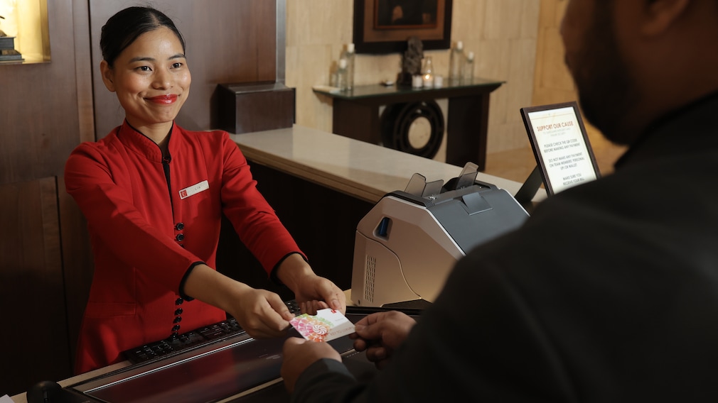 As Customers Seek New Experiences, Do Brand Loyalty Discounts Still Work?