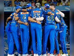 IPL 2026 Points Table: मुंबई इंडियंस का बंध गया बोरिया बिस्तर? जानें कौन सी 4 टीमें प्लेऑफ की रेस में सबसे आगे