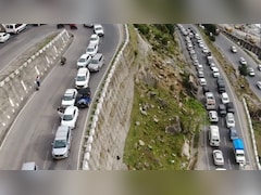 पहाड़ों पर त्राहिमाम, सड़कों पर जाम... मनाली से लेकर नैनीताल तक रेंगती दिखीं गाड़ियां, 'महाजाम' की तस्वीरें