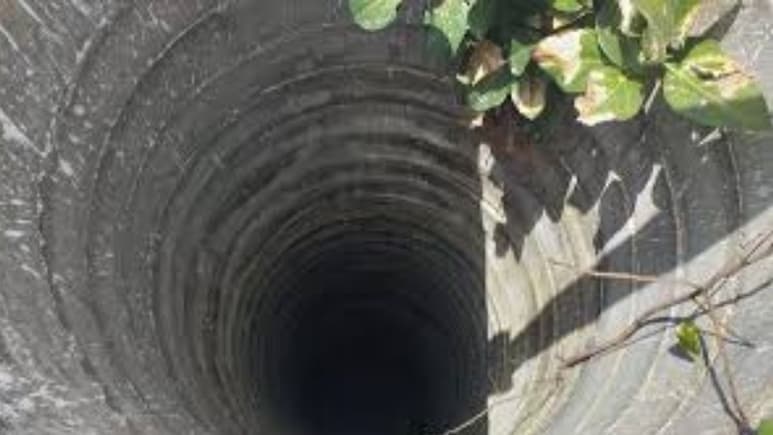 स्कूल से लौट रही 6 साल की छात्रा का युवक ने किया अपहरण, फिर 70 फीट गहरे सूखे कुएं में फेंका, मुठभेड़ में आरोपी गिरफ्तार