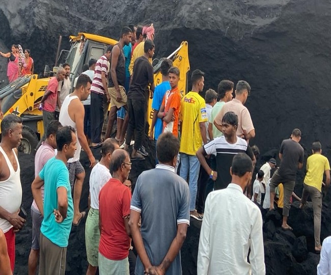 झारखंड के धनबाद में बड़ा हादसा, कोयले के ढेर में दबकर 4 मजदूरों की मौत, कईयों के फंसे होने की आशंका