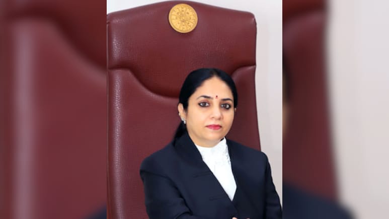 'Can't Stay Silent': Justice Swarana Sharma Warns Of Contempt Action After 'Vilifying' Posts Amid Kejriwal Hearing Row