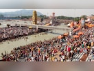 हरिद्वार से लेकर प्रयागराज तक कहां-कहां उमड़ी गंगा भक्तों की भारी भीड़? देखें पूरा वीडियो