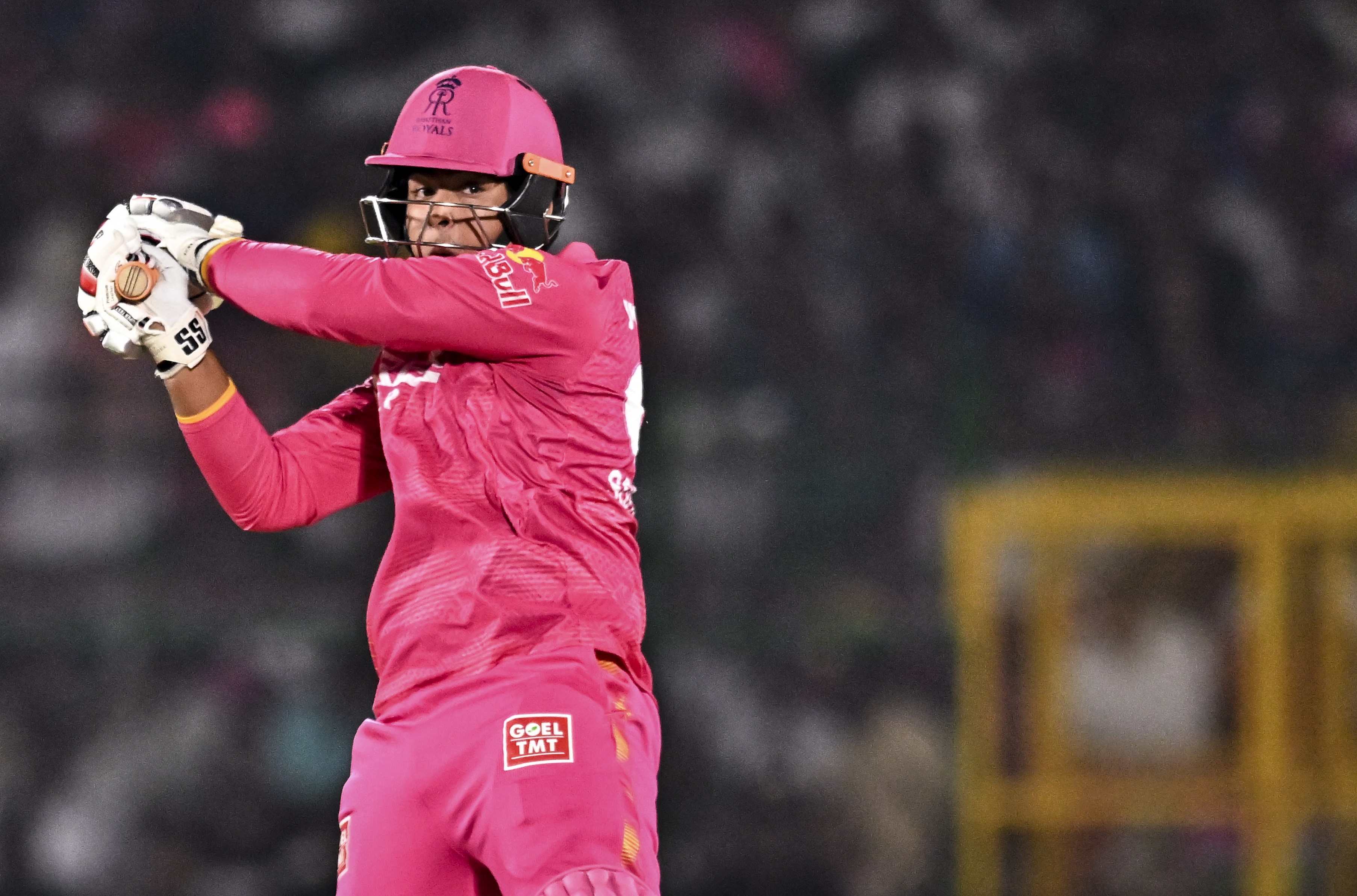 RR vs GT IPL 2026: एक बिहारी सब पर भारी- सूर्यवंशी ने अब सिराज की पहली गेंद पर जड़ा छक्का, इनके खिलाफ भी पहली बॉल पर लगाया सिक्स