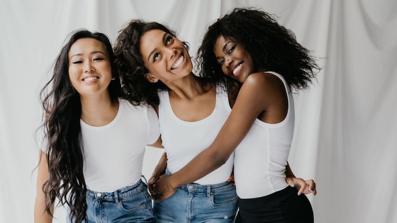 Women Are More Attractive Than Men Across Cultures, Global Study Finds