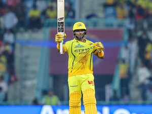 IPL 2026 Live: Overseas Star Falls On Pitch As CSKs Uncapped Pacer Surprises Him