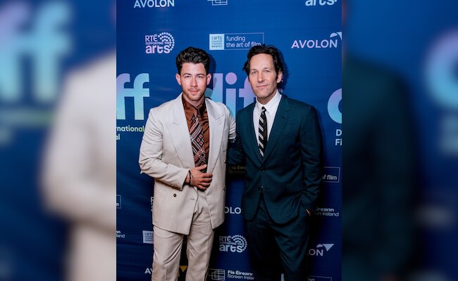 When Paul Rudd?s Hidden Singing Talent Shocked Nick Jonas While Filming Power Ballad