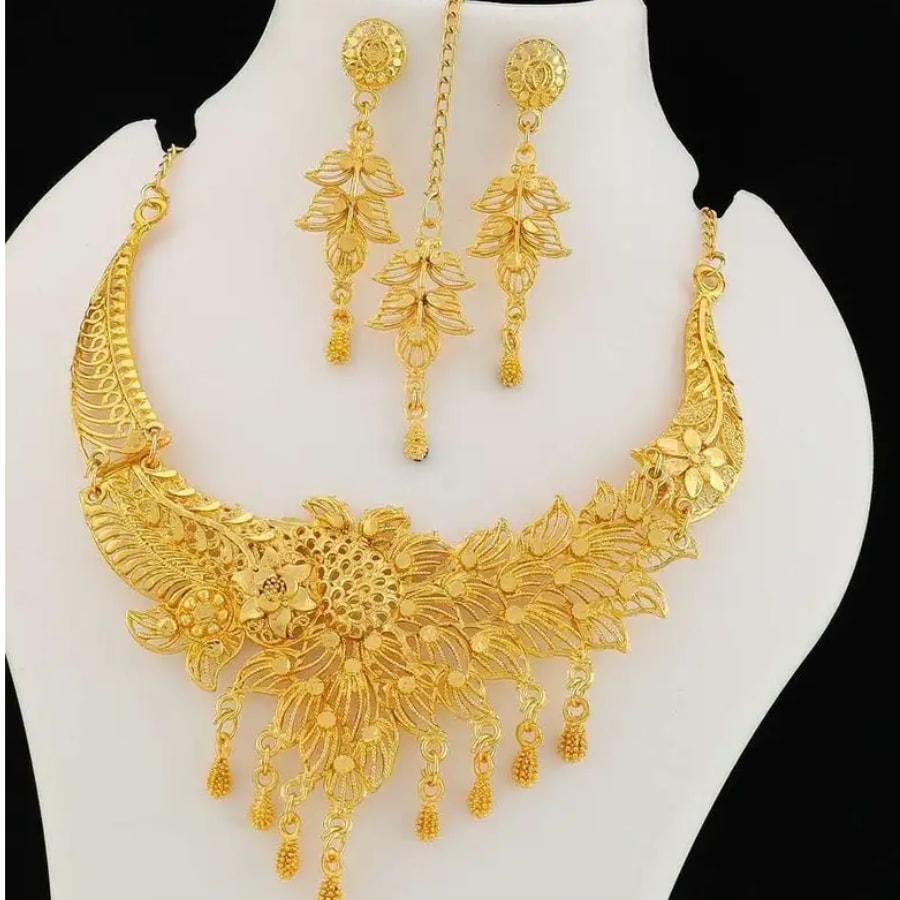 Click here to buy: ShopGlobal Alloy Jewel Set