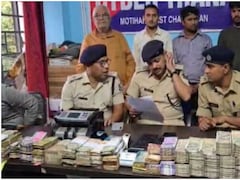 नेपाल के बैंकों में जमा हो रहा भारत में हुई ठगी का पैसा, 69 लाख कैश के साथ बिहार में 6 जालसाज गिरफ्तार
