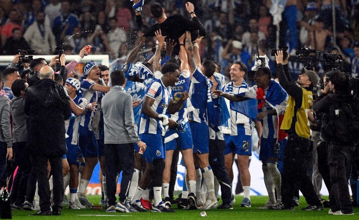 Porto Edge Alverca To Clinch Portuguese League Title