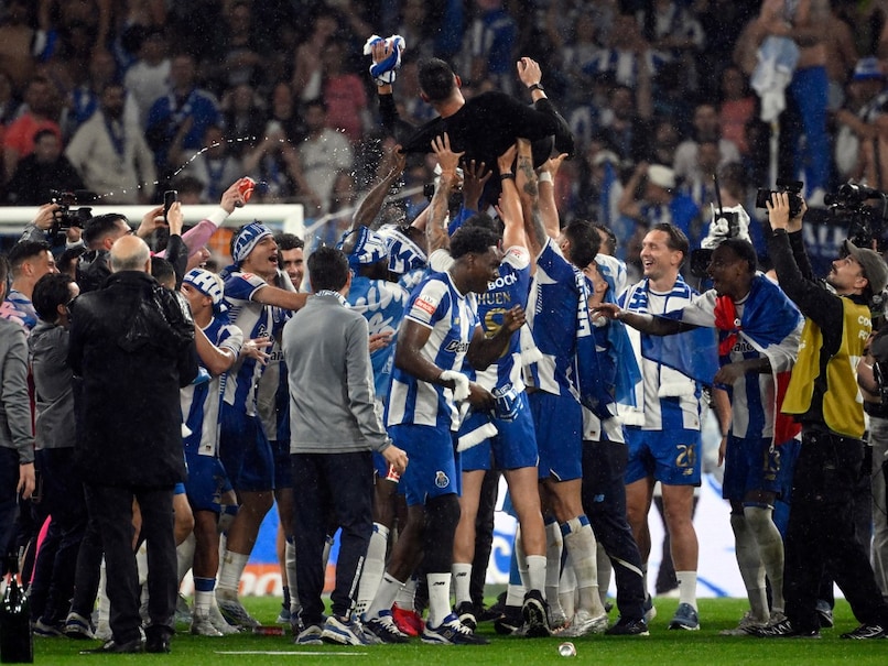 Porto Edge Alverca To Clinch Portuguese League Title