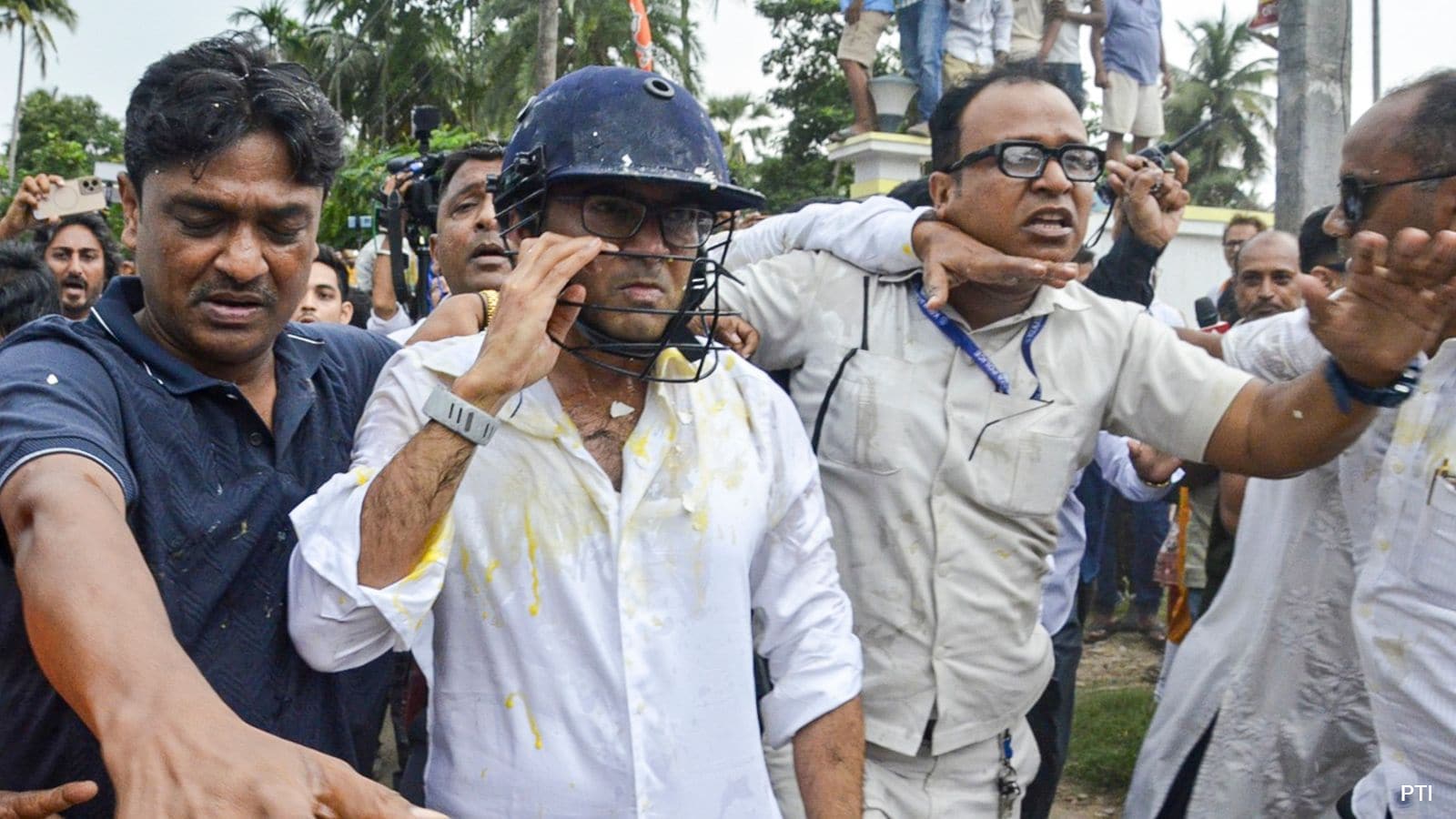 Abhishek Banerjee Attack In West Bengal, Trinamool Congress: “Chor, Chor” To Eggs, Stones