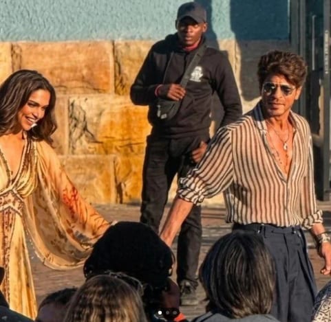 Pics: Pregnant Deepika Padukone With SRK On King Set In Cape Town