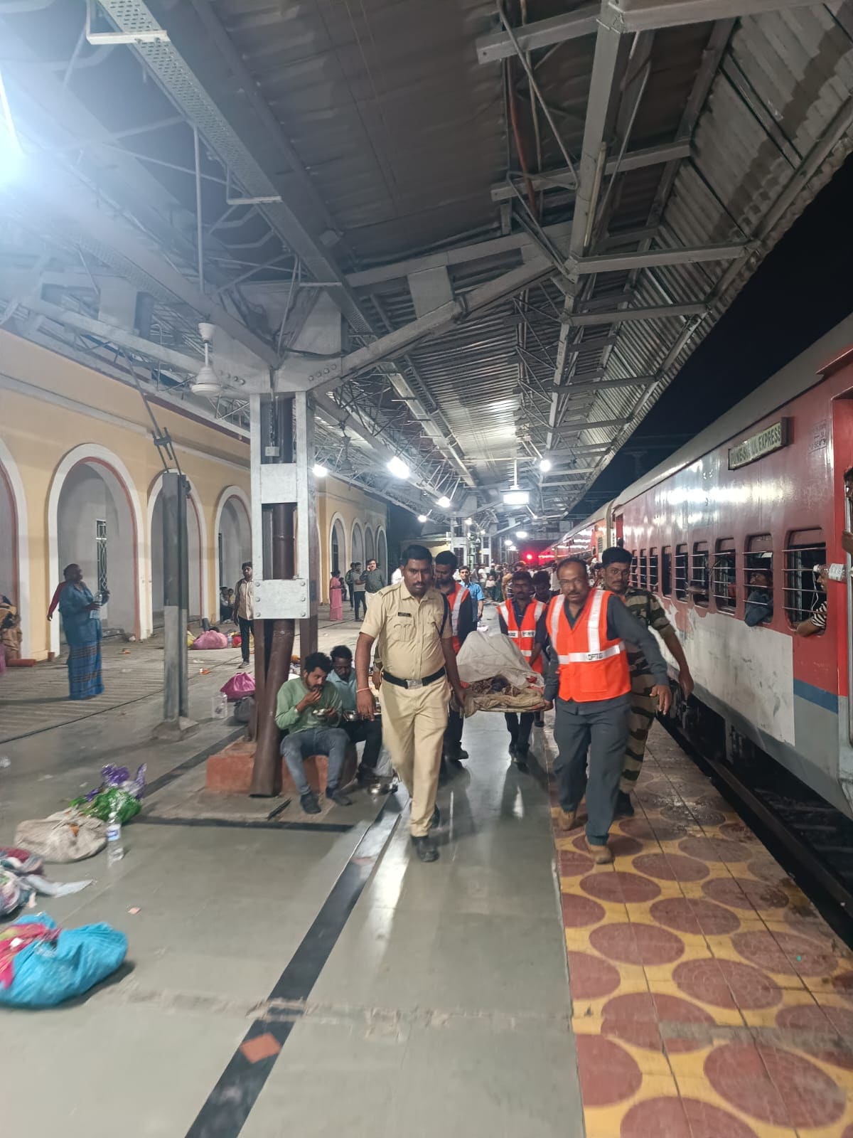Delivery In Train: Delivery In Train: