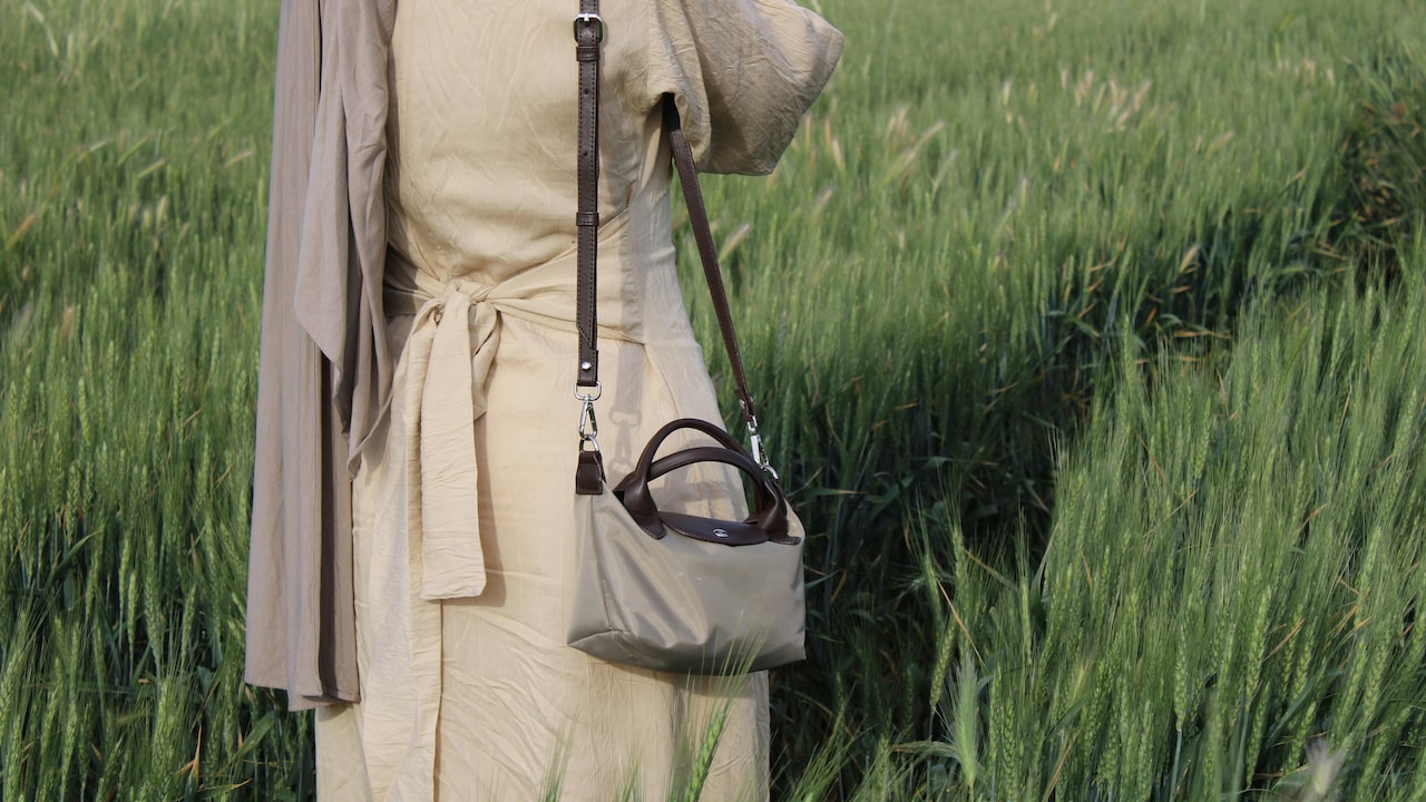 Why Bad Zipper Placement Can Ruin Even The Best Sling Bags