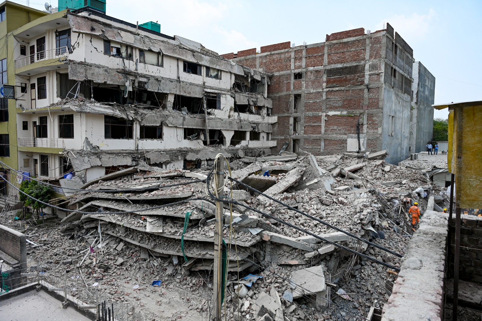 4 Dead In Delhi Building Collapse, Rescue Ops On For Over 16 Hours