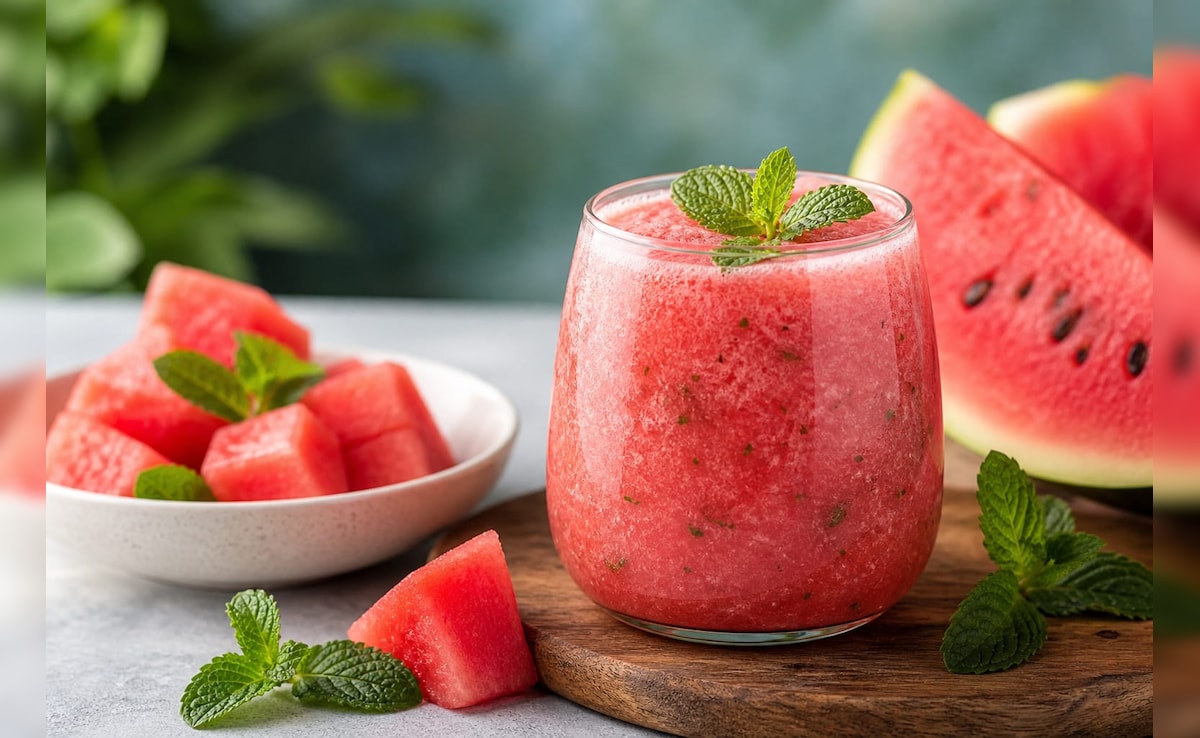 Watermelon Mint Smoothie Recipe: गर्मी को कहें बाय-बाय, 5 मिनट में बनाएं तरबूज मिंट स्मूदी, पाएं ठंडक और एनर्जी