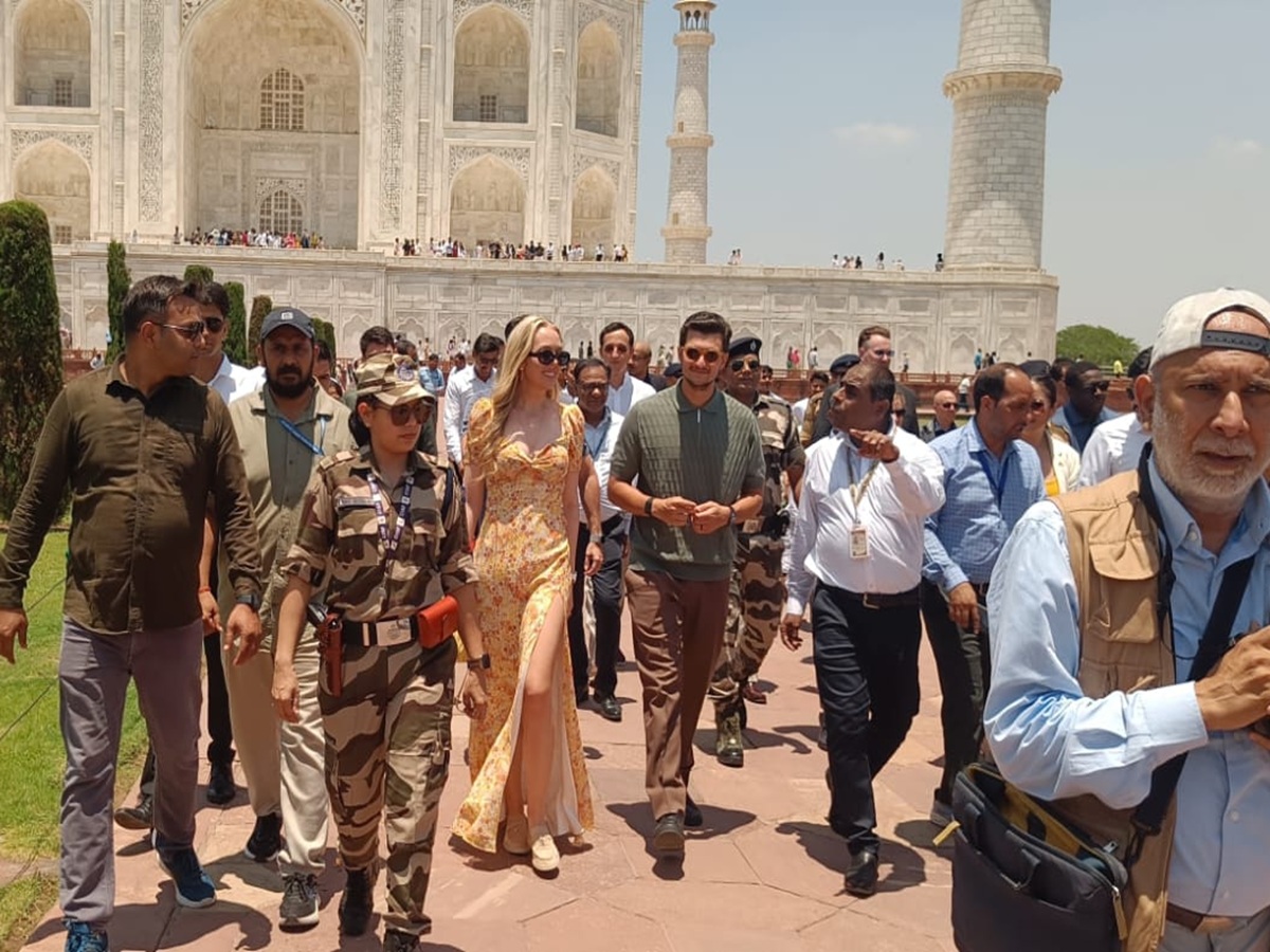 डोनाल्ड ट्रंप की बेटी टिफनी ने देखा ताजमहल, पति माइकल के साथ बदले शेड्यूल में अचानक पहुंचीं आगरा