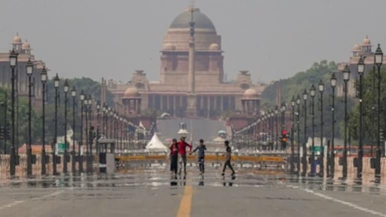 Heatwave Alert: Delhi Temperature May Hit 44&deg;C As IMD Warns Of Intense North India Heat