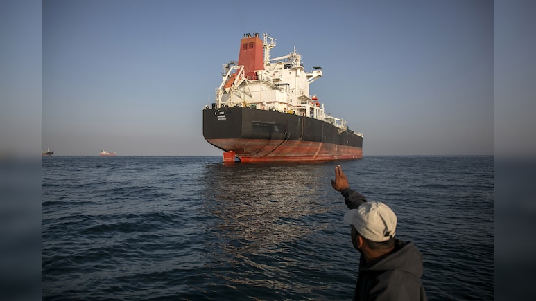 US Inches Toward Iran Deal as Negotiators Push to Reopen Hormuz