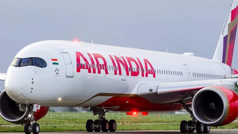 यात्रियों को झटका देने की तैयारी में एयर इंडिया, घरेलू उड़ानों में कटौती का ले सकती है फैसला:सूत्र