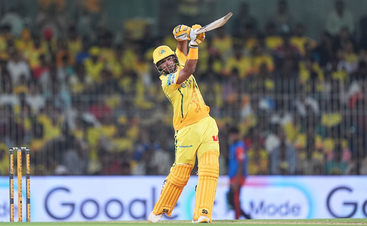 CSK vs SRH LIVE Score, IPL 2026: 4, 6, 4 - CSKs Rs 14.20 Crore Star Goes Berserk; Suspense Ends Over MS Dhoni