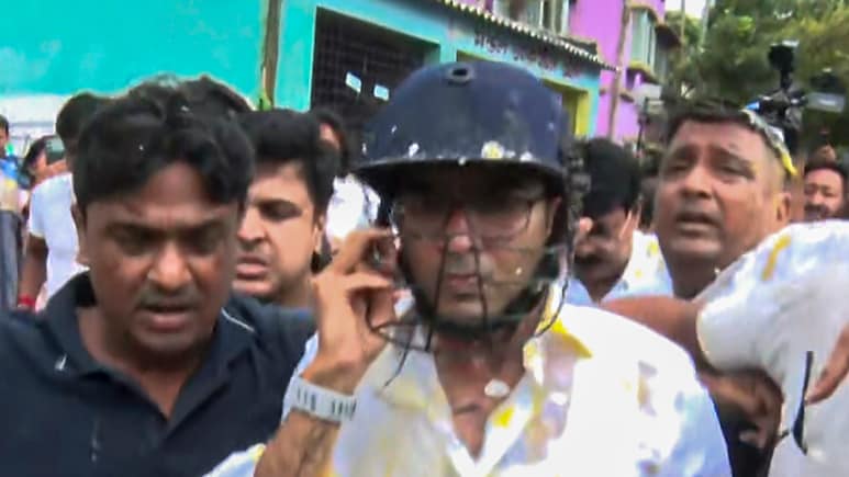 अभिषेक बनर्जी पर हमला हुआ तो ममता बनर्जी, अखिलेश यादव और मल्लिकार्जुन खरगे ने बीजेपी को घेरा