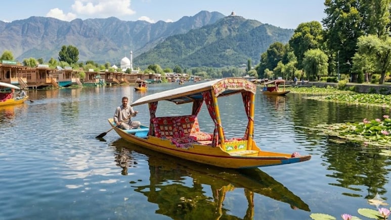 Weather Update: पहाड़ों में गर्मी से हाहाकार, घाटी में 38 तो जम्मू में पारा पहुंचा 40 डिग्री, जानें कब मिलेगी राहत